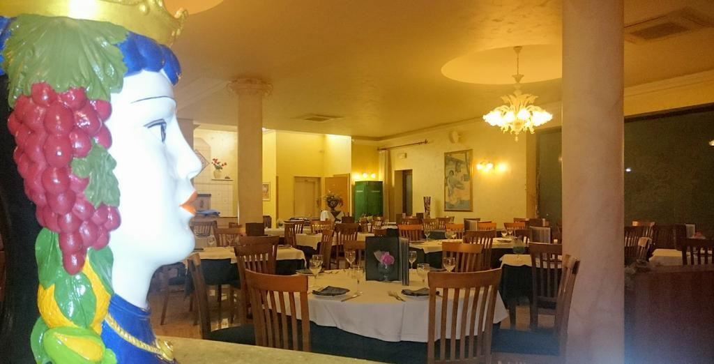 Hotel Ristorante Cordial Comiso Exterior foto